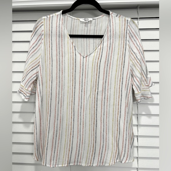 Beautiful striped blouse by Beacon Apparel - Picture 1 of 2
